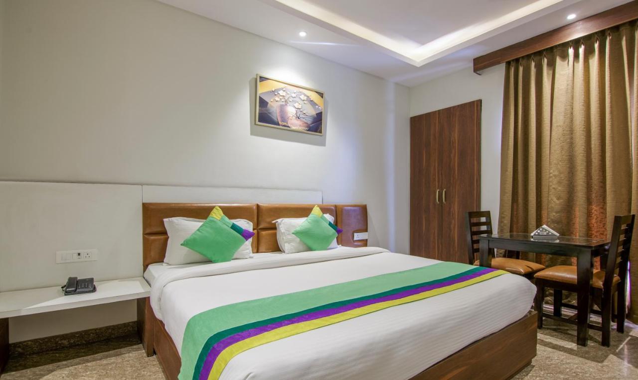 Treebo Swastika Premium Hotel Noida Eksteriør billede