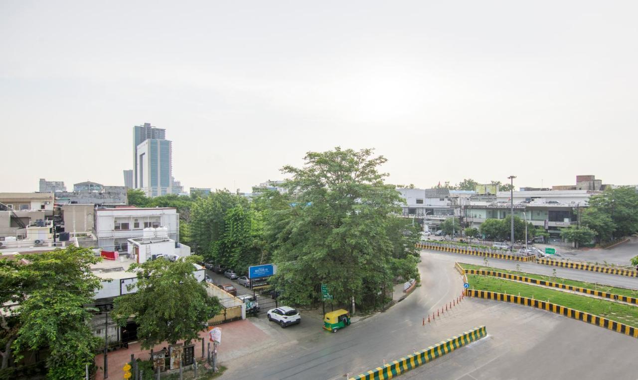 Treebo Swastika Premium Hotel Noida Eksteriør billede