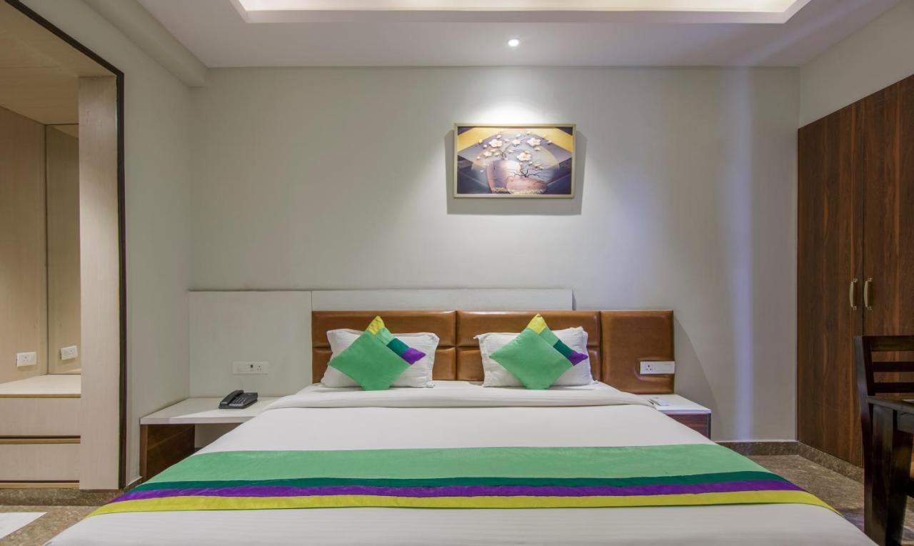 Treebo Swastika Premium Hotel Noida Eksteriør billede