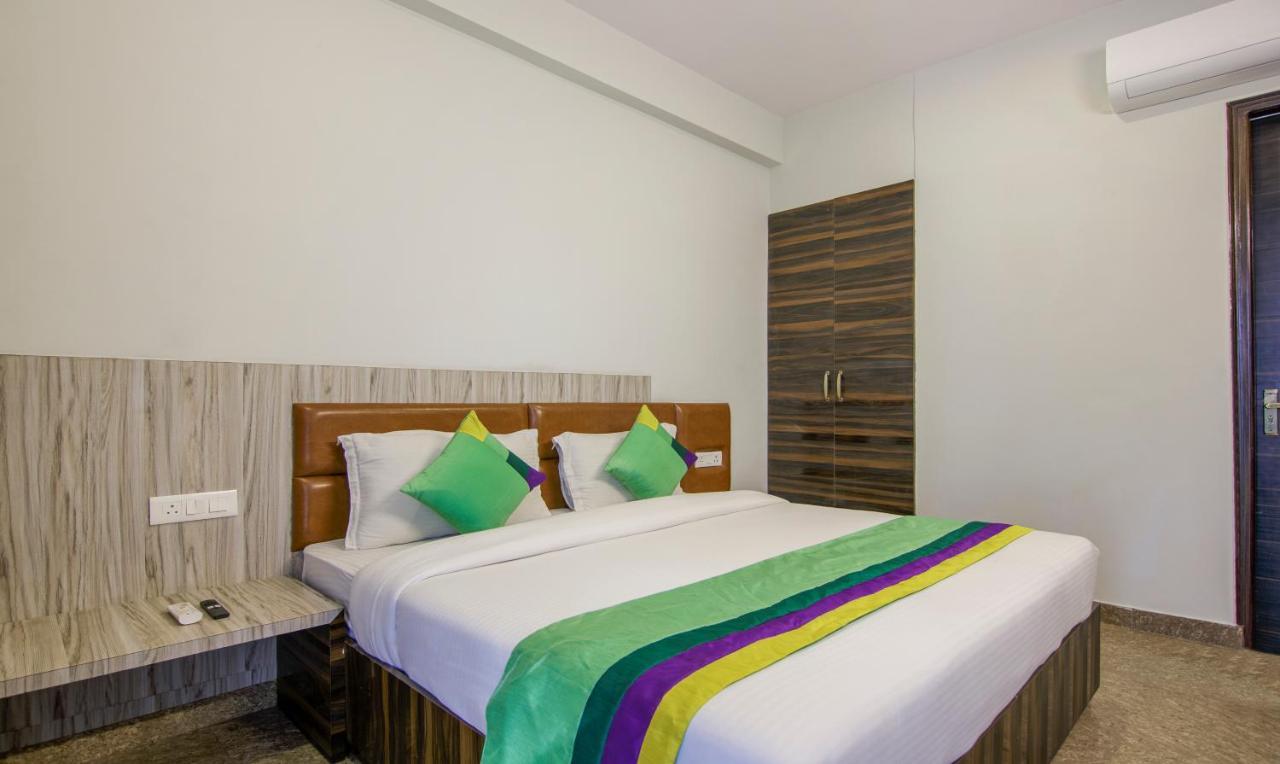 Treebo Swastika Premium Hotel Noida Eksteriør billede