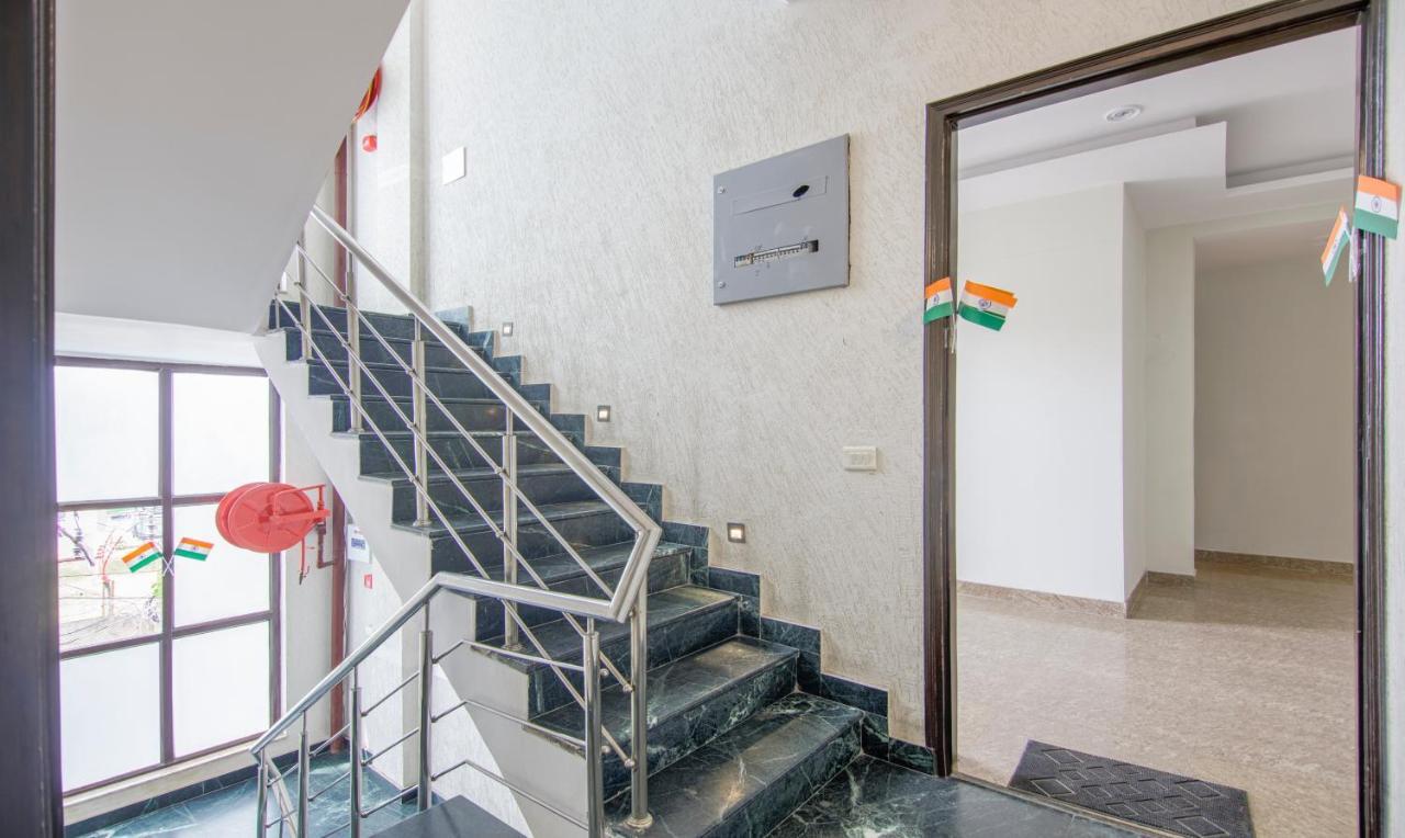Treebo Swastika Premium Hotel Noida Eksteriør billede