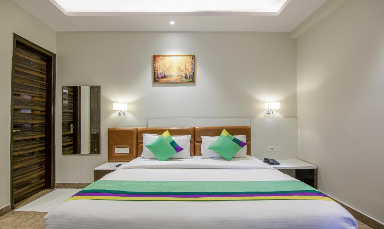 Treebo Swastika Premium Hotel Noida Eksteriør billede